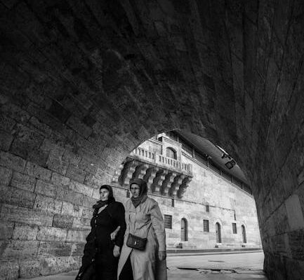 Styl miejski damski – charakterystyka i stylizacje