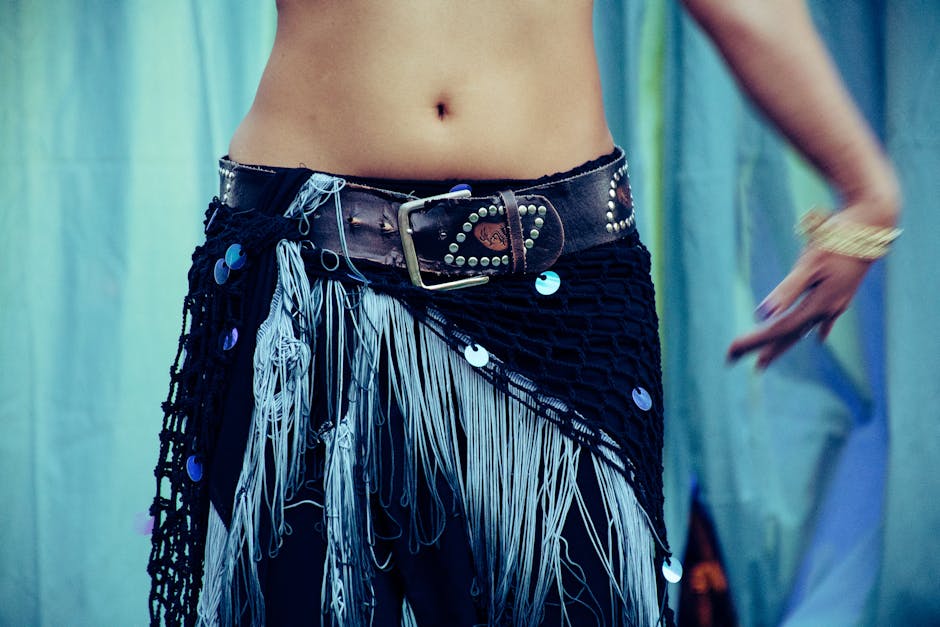 Spódnica z frędzlami – stylizacje boho, na które warto się odważyć