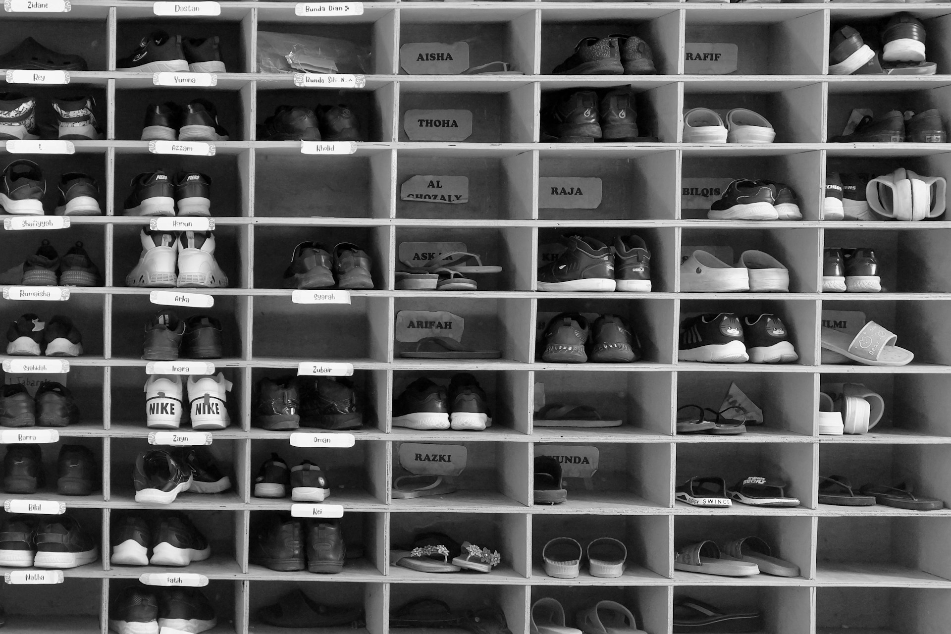 Organizacja butów: jak uporządkować kolekcję prawie 100 par