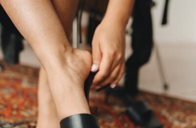 Obtarte pięty: domowe sposoby leczenia i pielęgnacji 2026