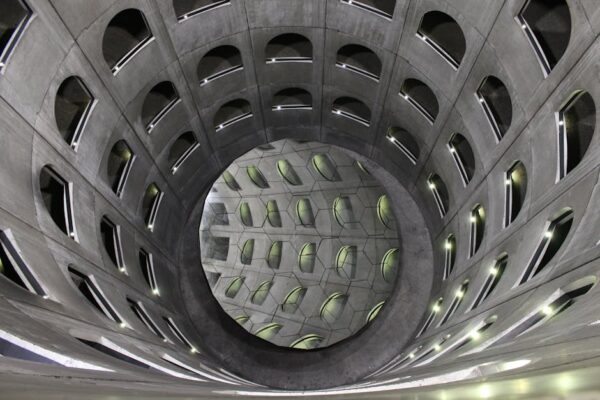 Moda cyrkularna: trendy, zatrudnienie i perspektywy 2026