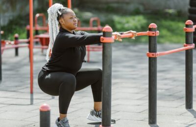 Za duże buty: praktyczne sposoby, by przestały spadać