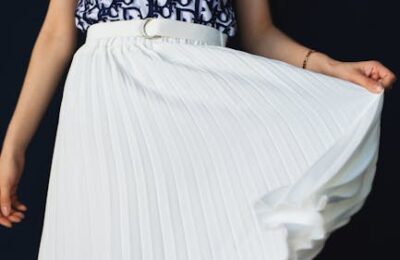 Spódnica midi shiraz — styl quiet luxury na wiosnę 2026