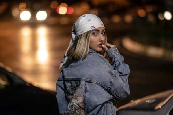 Bandana w stylu boho minimal: hit wiosny 2026