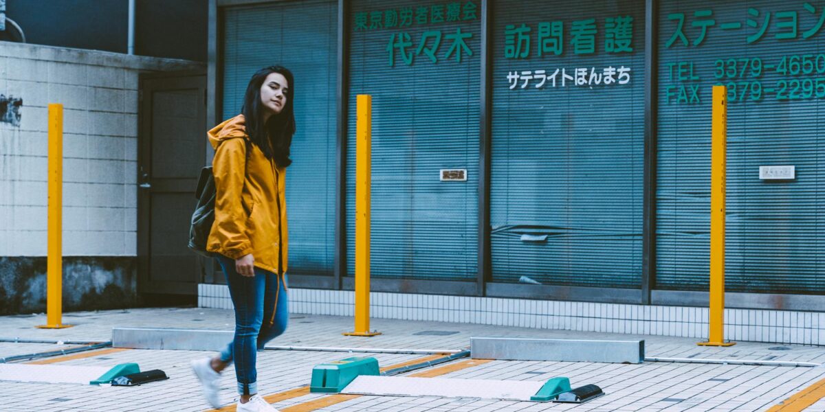 Stylizacja platform i sneakersów w Tokio: jak to robią?
