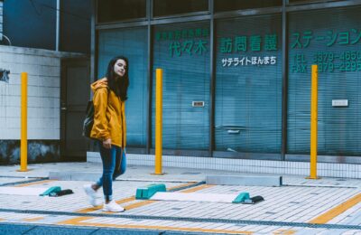 Stylizacja platform i sneakersów w Tokio: jak to robią?