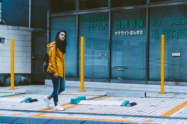 Stylizacja platform i sneakersów w Tokio: jak to robią?