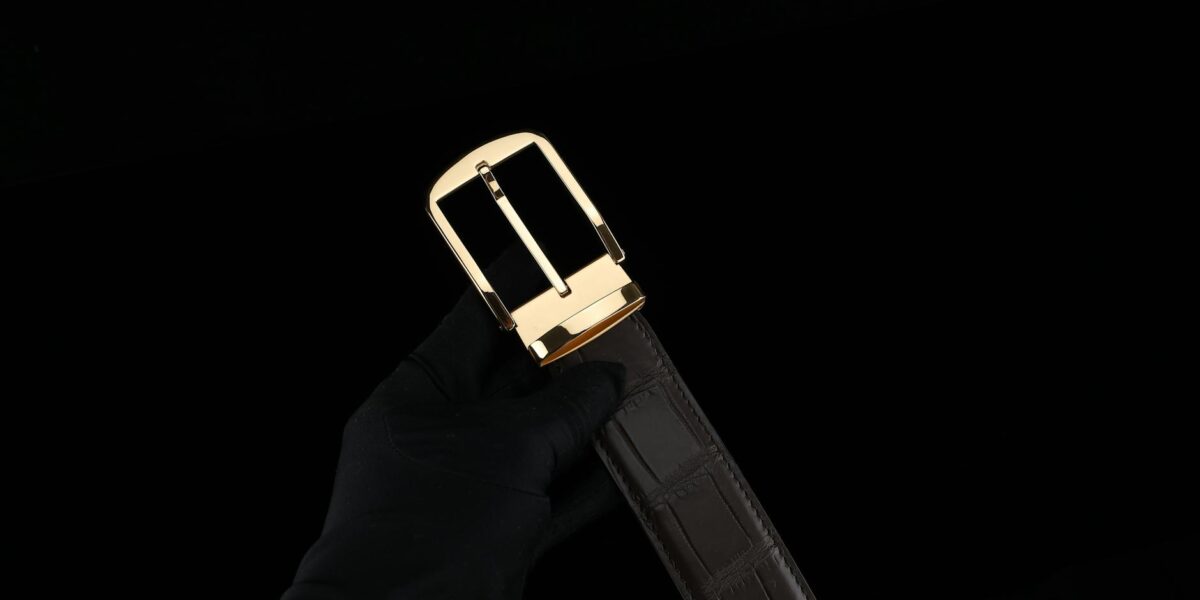 Złote paski: jak dobrać do sukienki na różne okazje