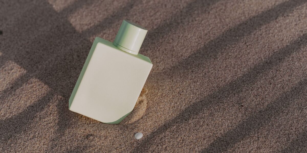 Zmysłowe perfumy z ciemnymi owocami na lato 2026: odkryj nowe trendy