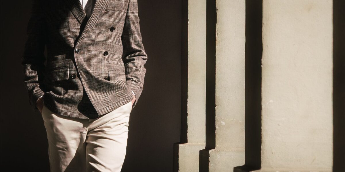 Jak nosić marynarkę khaki: od casualu do elegancji
