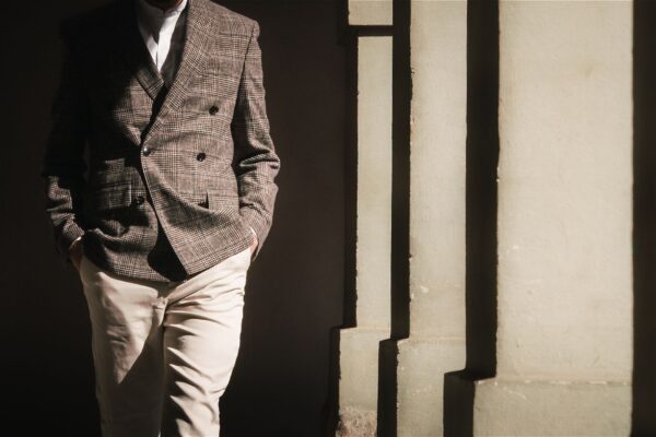 Jak nosić marynarkę khaki: od casualu do elegancji