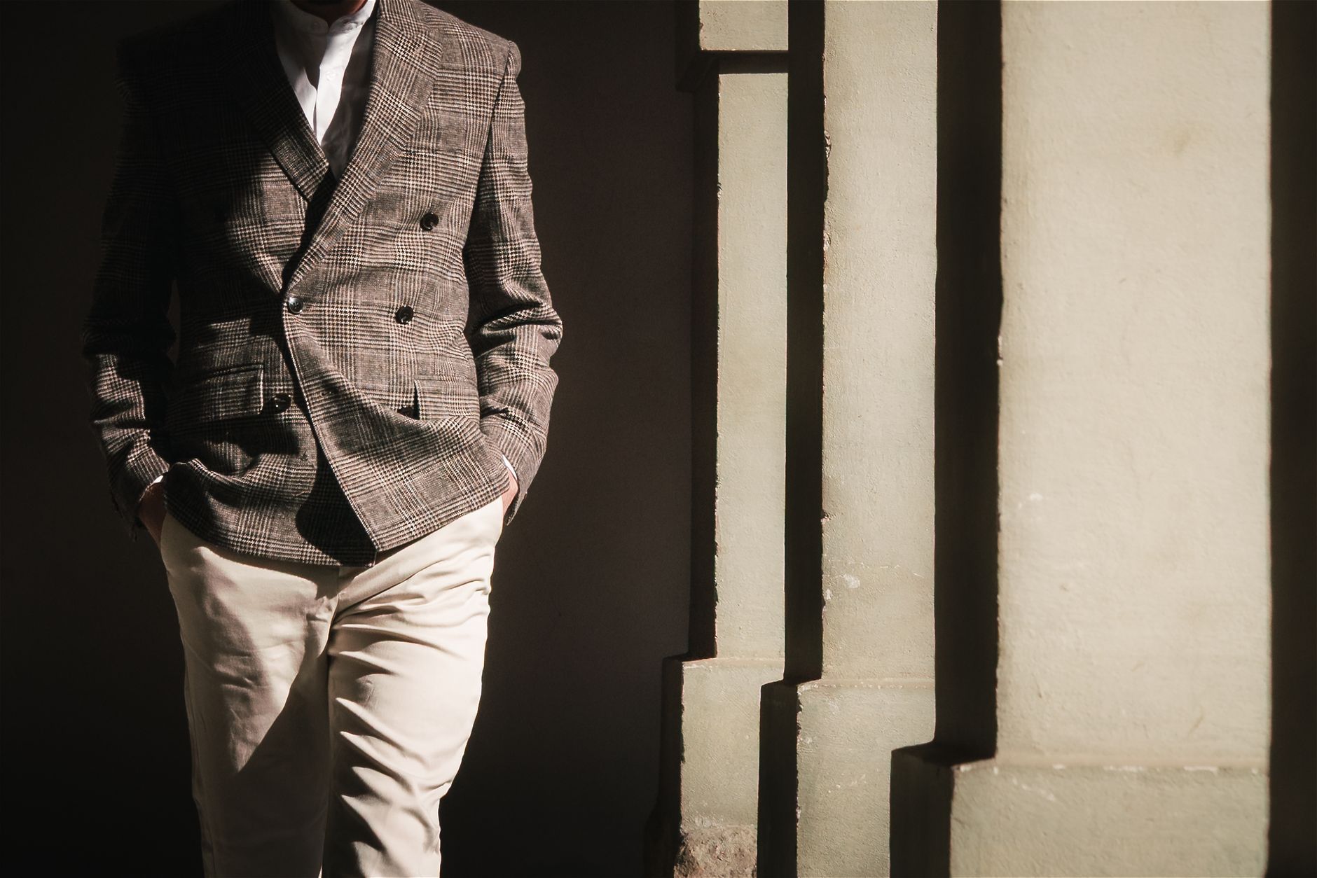 Jak nosić marynarkę khaki: od casualu do elegancji