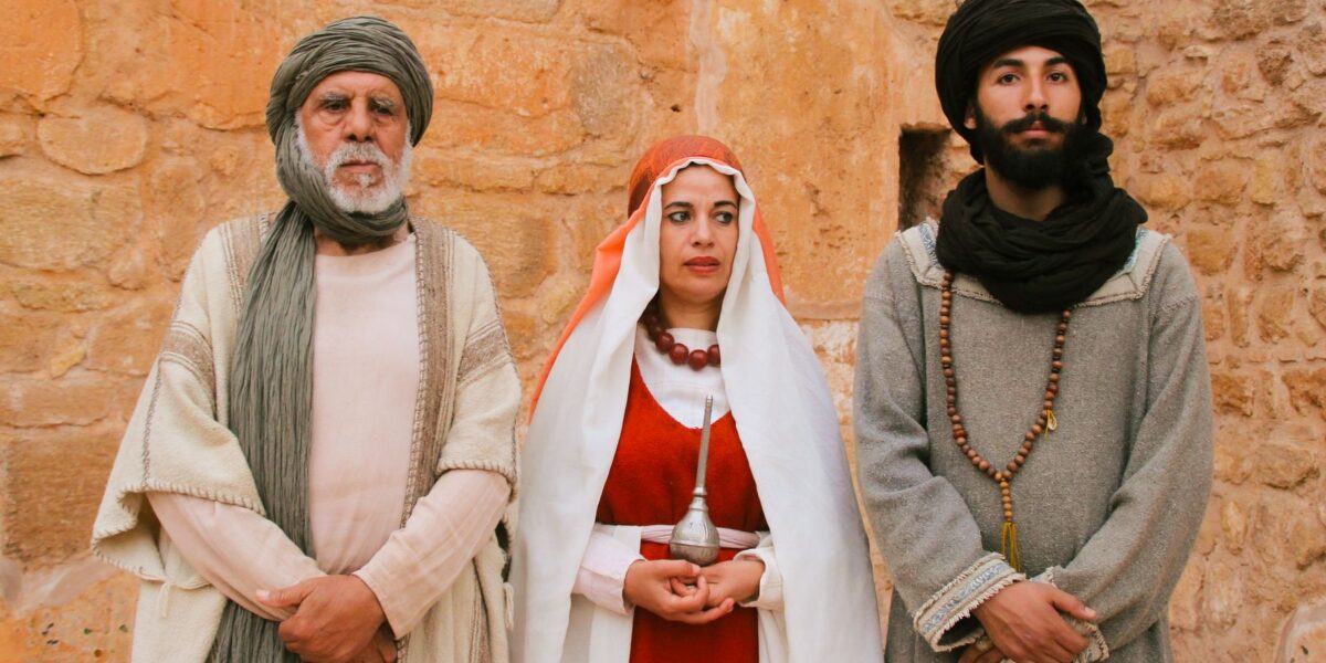 Jak stylizować się w stylu Marrakeszu: Porady modowe