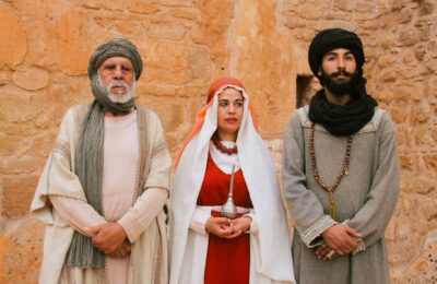Jak stylizować się w stylu Marrakeszu: Porady modowe