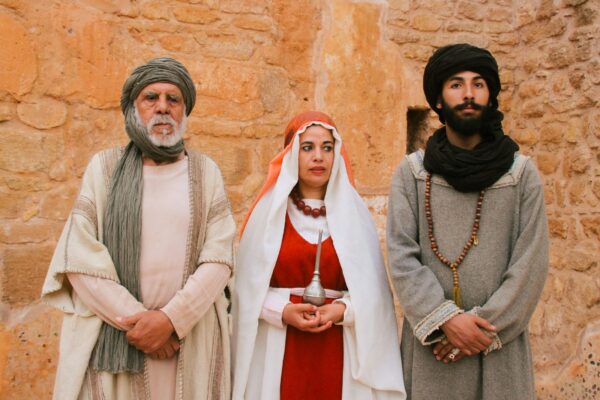 Jak stylizować się w stylu Marrakeszu: Porady modowe