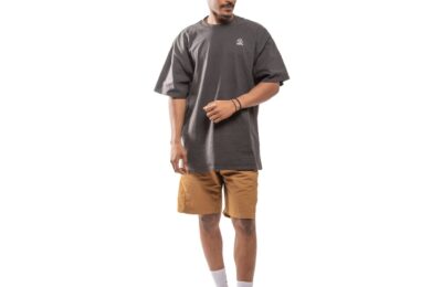 Jak nosić oversize: stylizacje dla różnych sylwetek