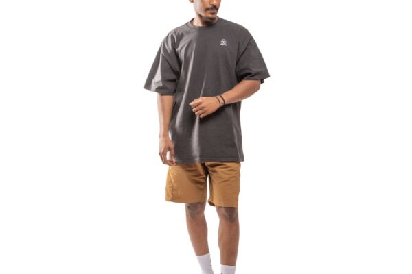 Jak nosić oversize: stylizacje dla różnych sylwetek